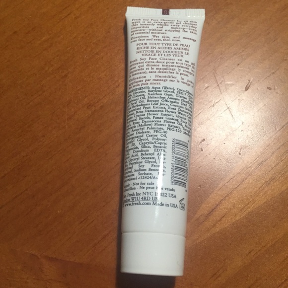 Fresh Soy Face Cleanser - Picture 5 of 9